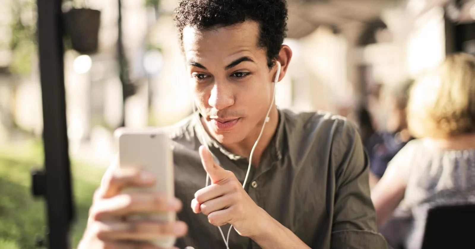 Equipe da Agência Menezes trabalhando